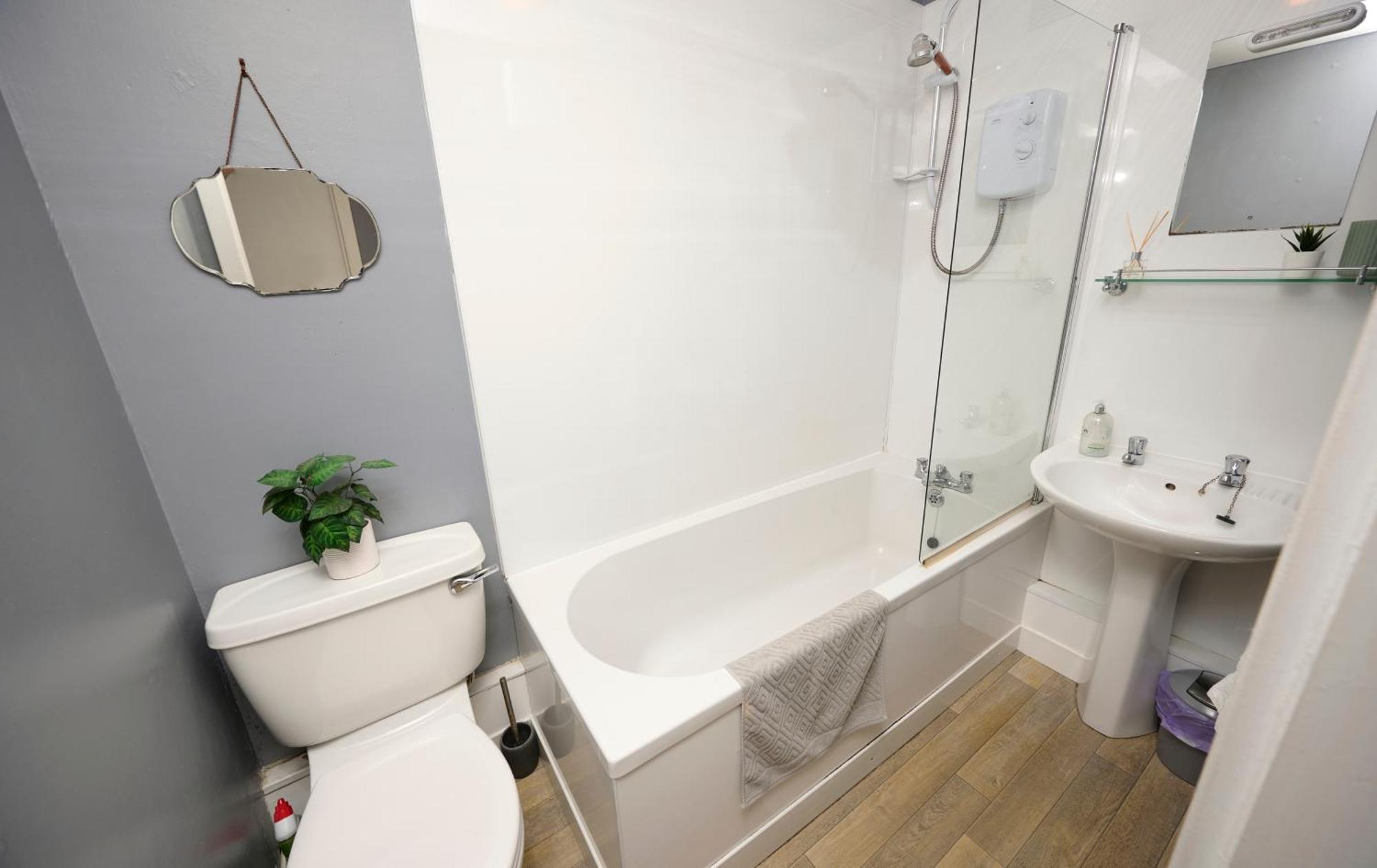 אובאן Charming 1Br Apartment Close To Centre With Free Parking מראה חיצוני תמונה